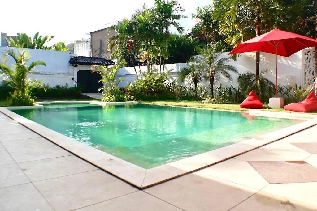 White Moon - Dream 5Br Villa In Legian Close To The Beach Кута