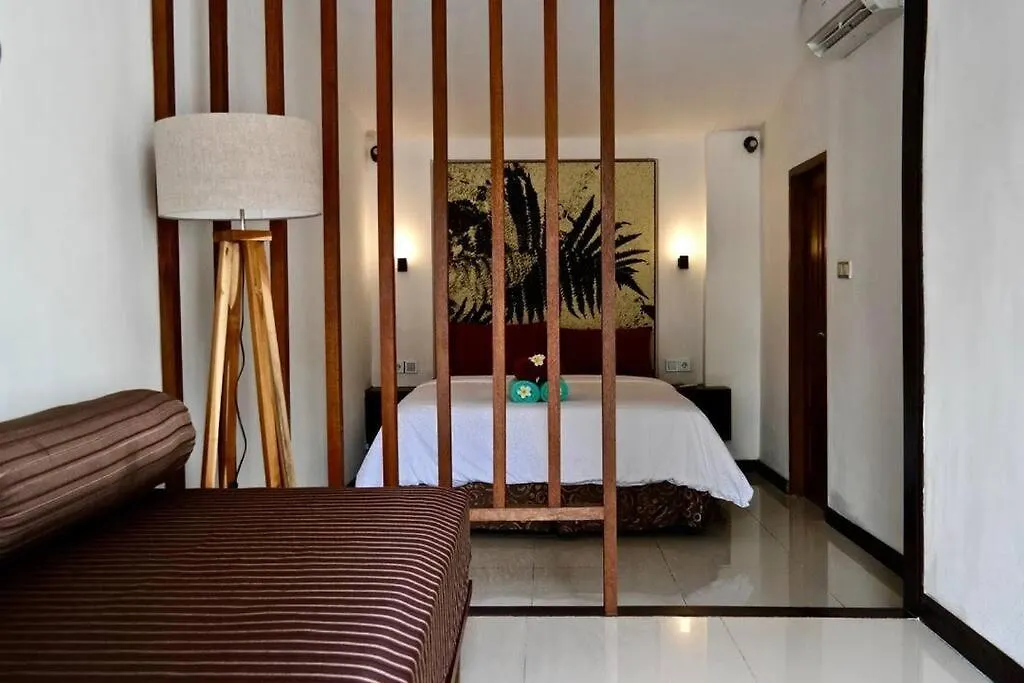 White Moon - Dream 5Br Villa In Legian Close To The Beach Кута