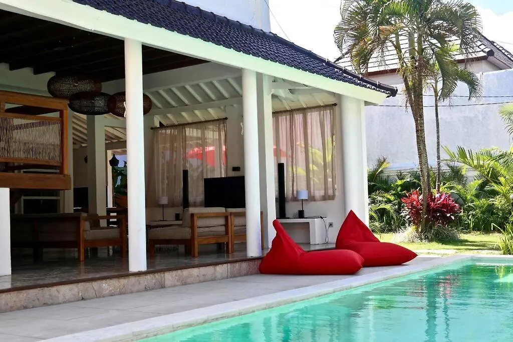 White Moon - Dream 5Br Villa In Legian Close To The Beach Кута Индонезия