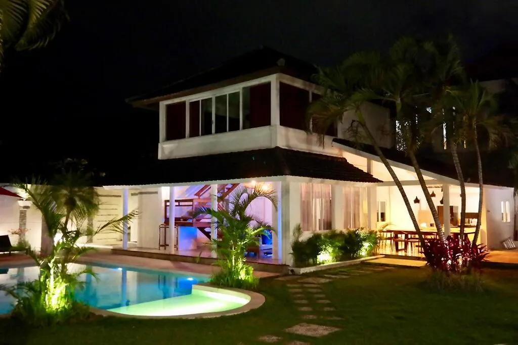 White Moon - Dream 5Br Villa In Legian Close To The Beach Кута