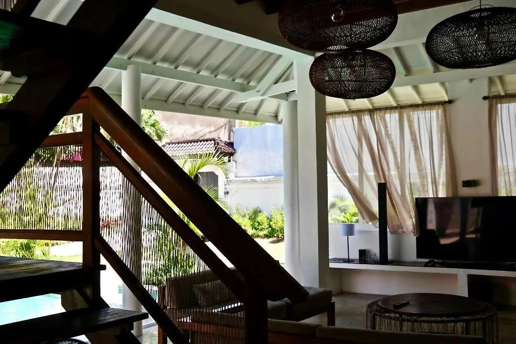 White Moon - Dream 5Br Villa In Legian Close To The Beach Кута