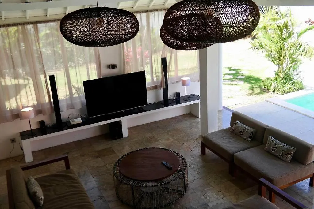 White Moon - Dream 5Br Villa In Legian Close To The Beach Кута